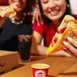 Pizza Hut lança MELTS com foco na geração Z