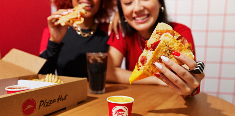 Pizza Hut lança MELTS com foco na geração Z